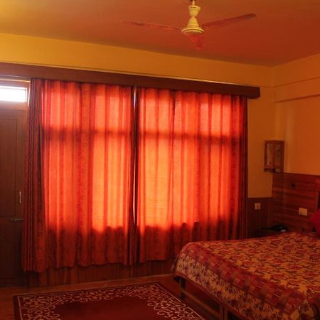 Pema Thang Hotel Kangra Exteriér fotografie